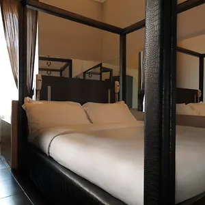 spagna-royal-suite.it-romehotels.com/